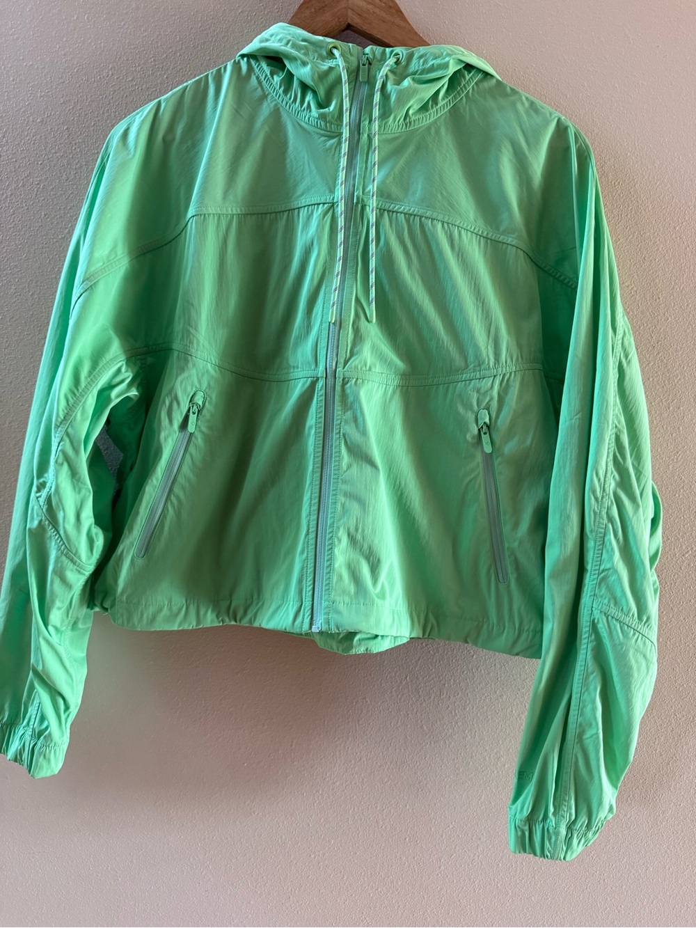 lululemon athletica lime Green Hooded Lightweight windbreaker Jacket - Women's